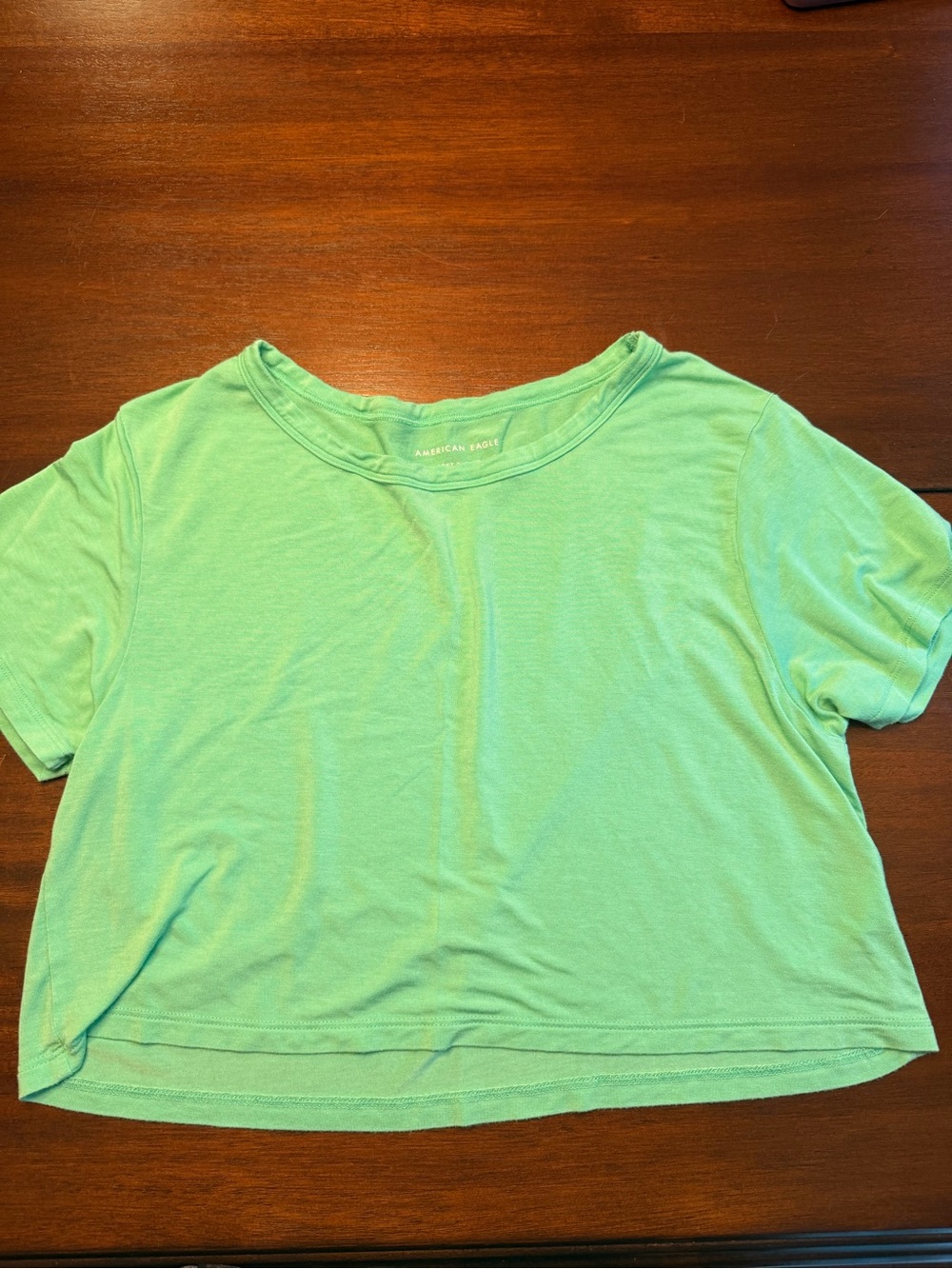 American Eagle Outfitters green cropped tee